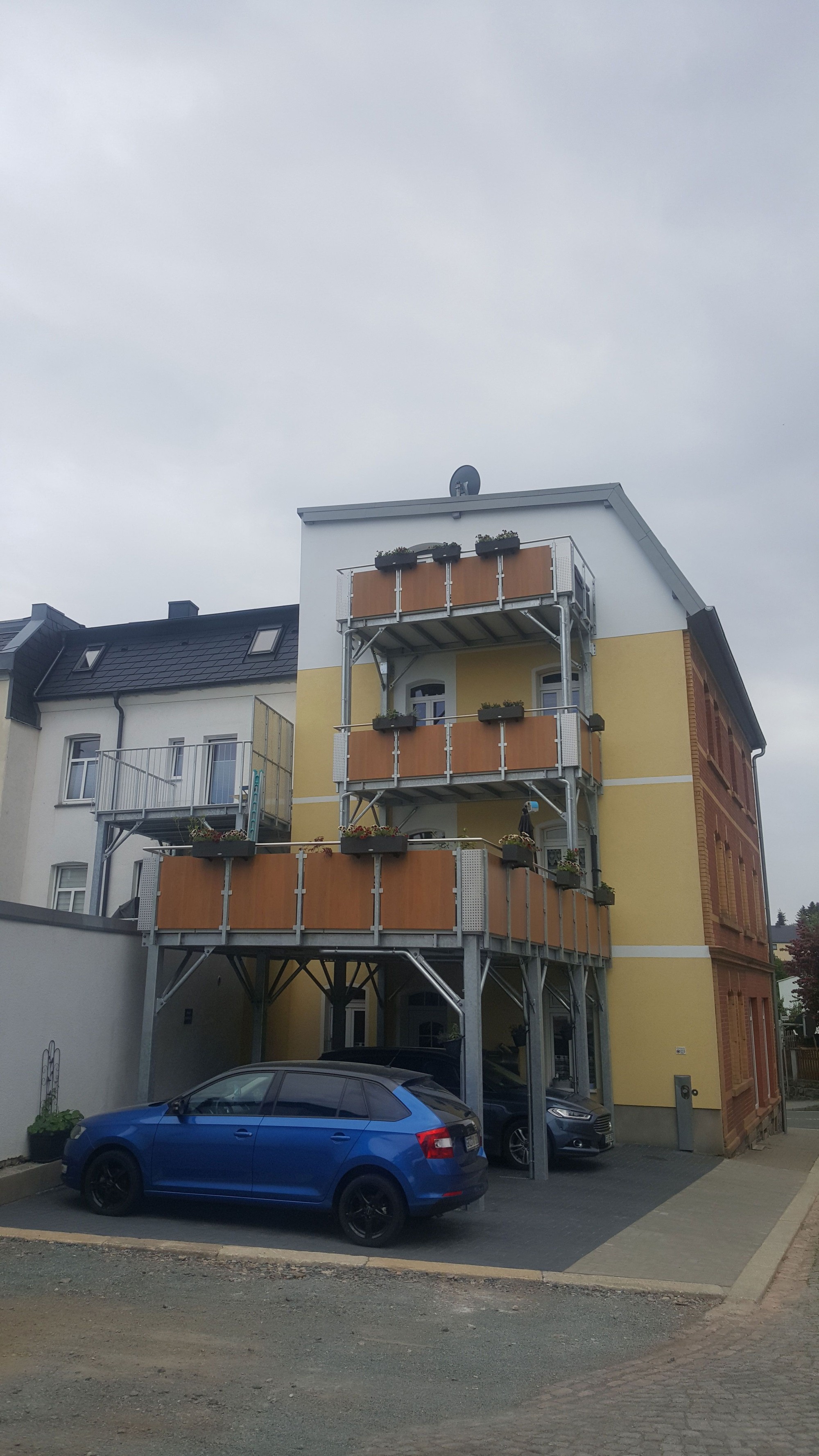 Modulare Plattform für stilvolle Erweiterung und zusätzlichen Nutzraum